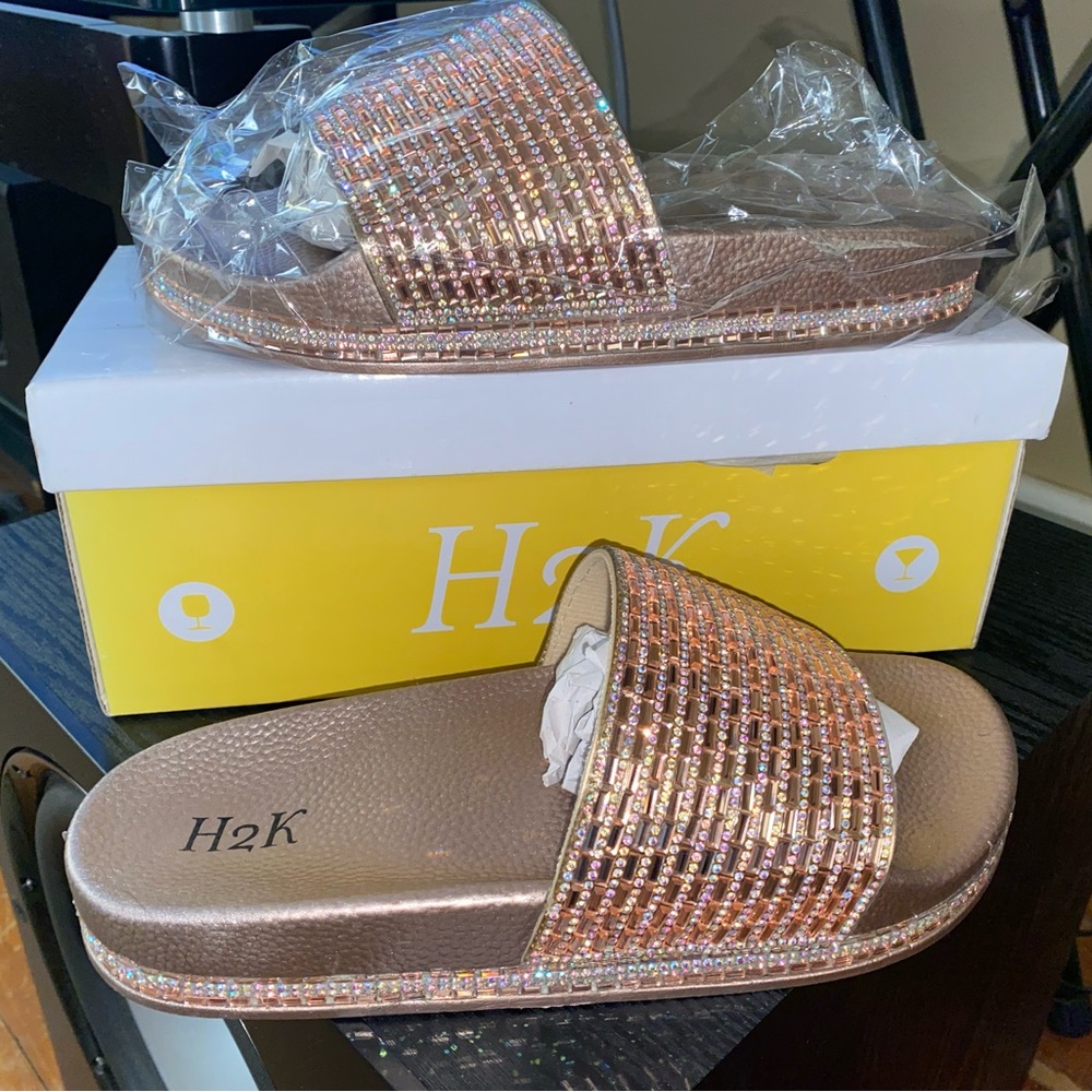 H2K Women's Glittering Gold Slippers